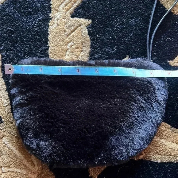 House of Harlow 1960 Women’s Faux Fur Mink Purse Wristlet - Picture 6 of 10